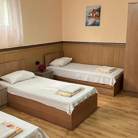 Hayat Ltd * Приморско