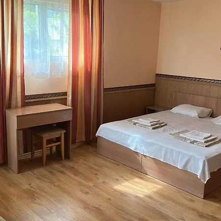 Hayat Ltd Хотел